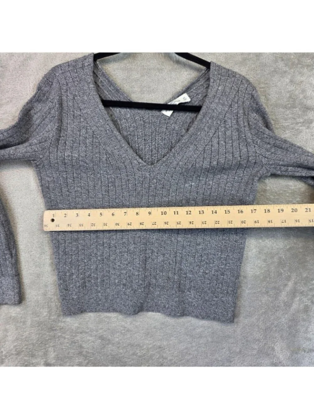 Abercrombie & Fitch Sweater Womens XS Gray V Neck Long Sleeve Knit Pullover Top